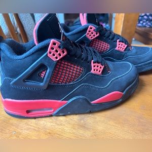 Jordan retro 4’s red thunder